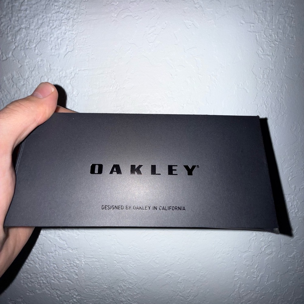 Oakley purple frame - black lens Protective Sunglasses Set - Picture 7 of 7